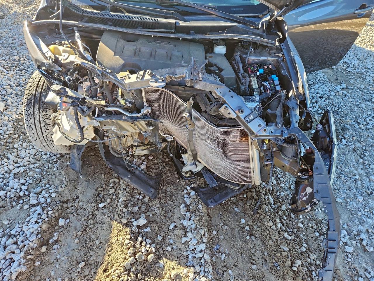 Toyota Corolla Base Image 13