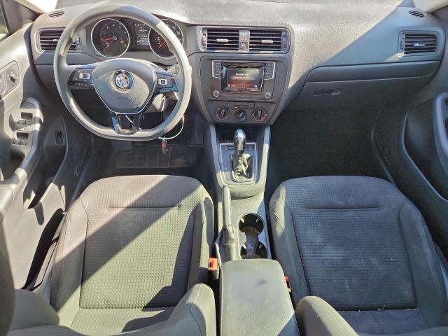 Volkswagen Jetta S Image 8