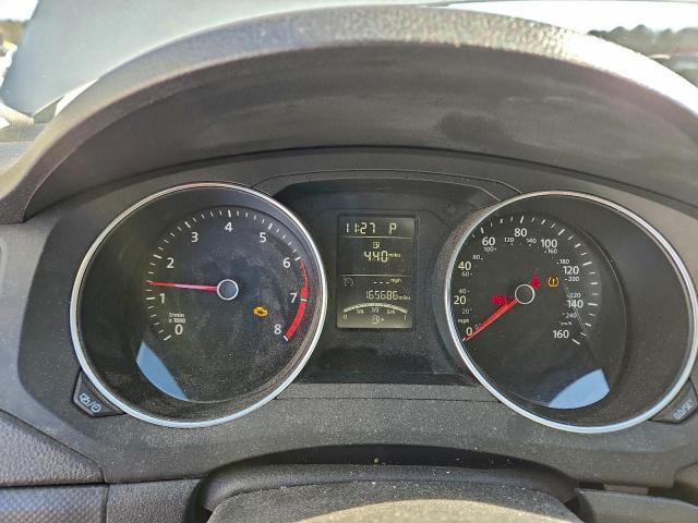 Volkswagen Jetta S Image 9