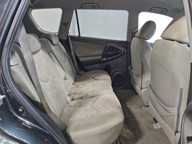 Toyota RAV4 Image 12