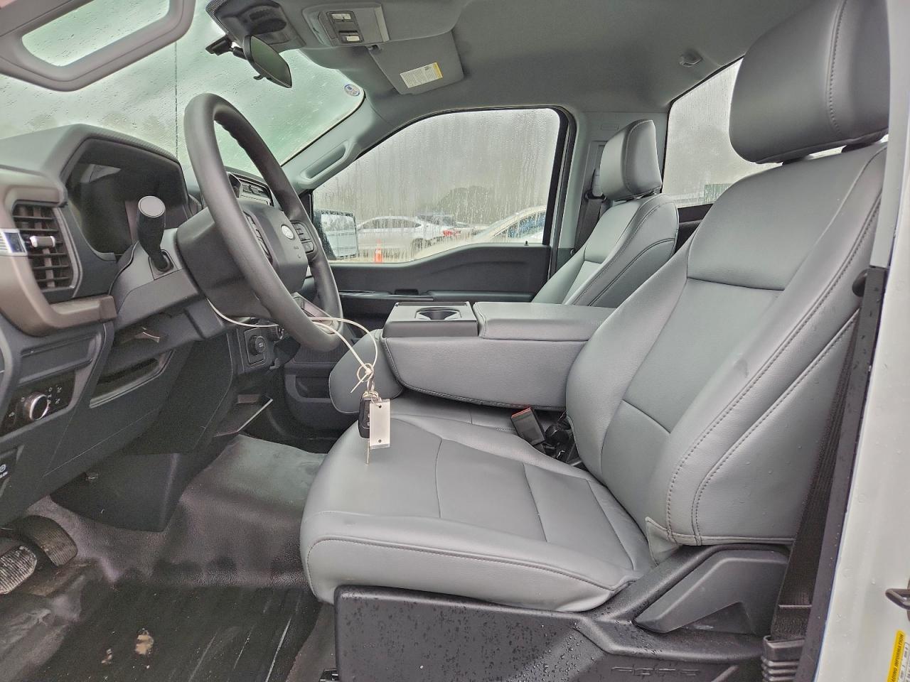 Ford F-150 Xl Image 6