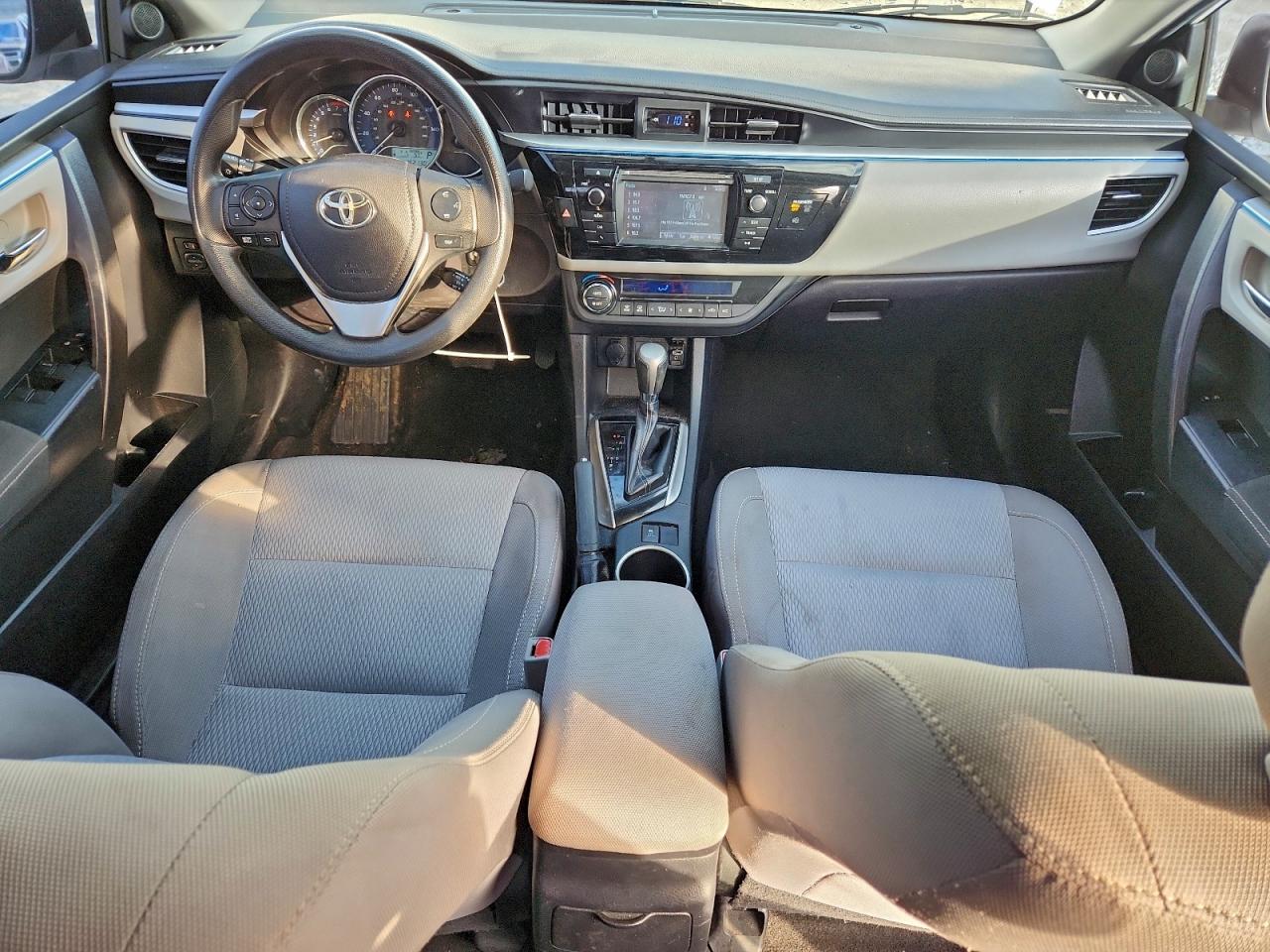 Toyota Corolla L Image 9