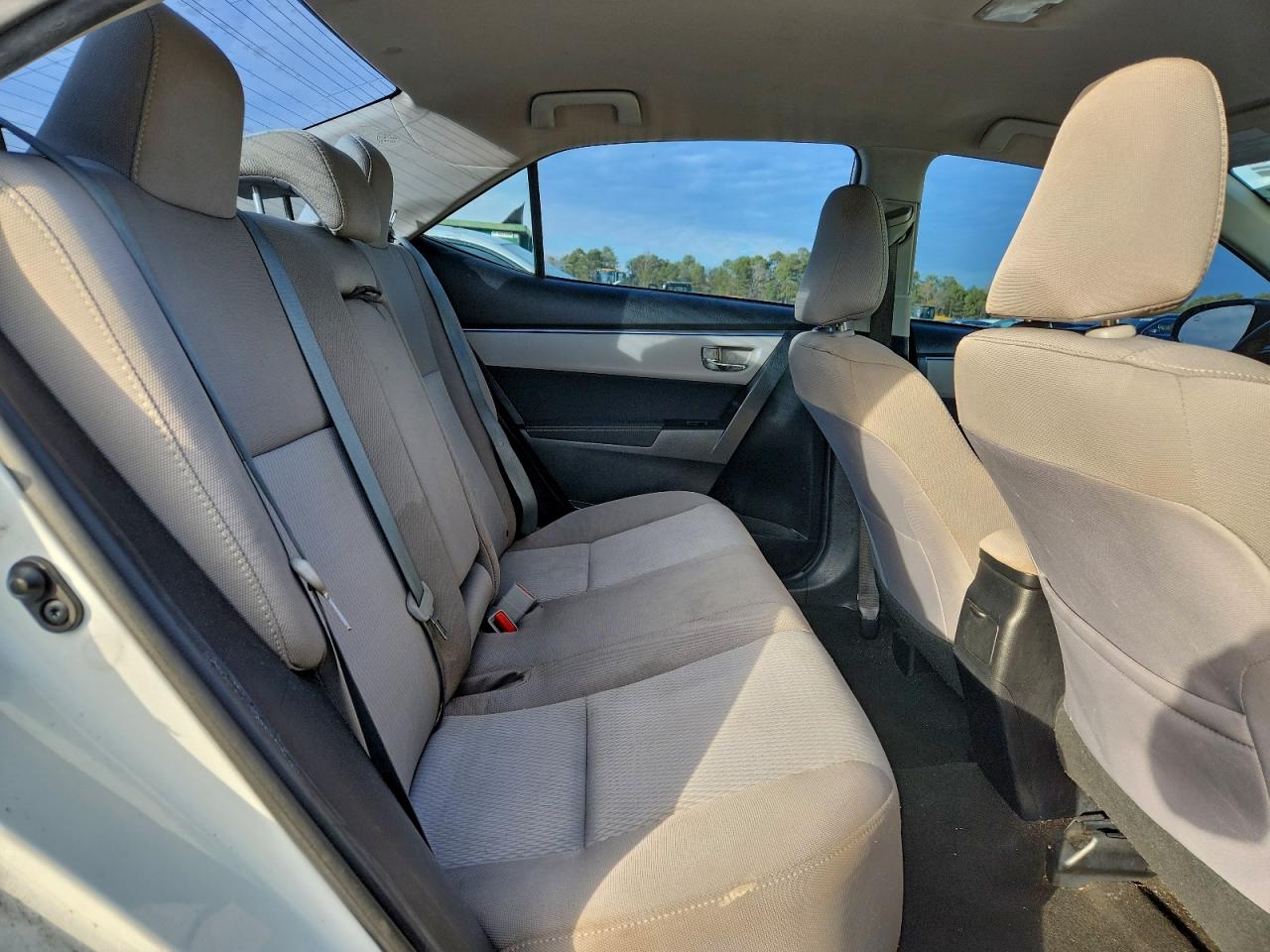 Toyota Corolla L Image 11