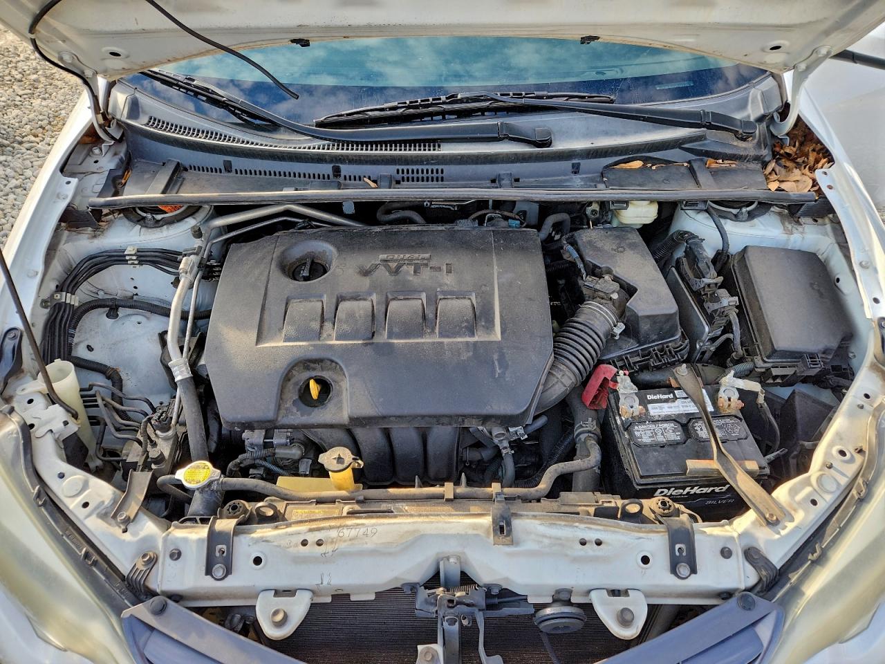 Toyota Corolla L Image 6