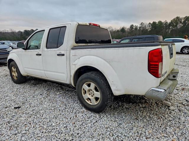 Nissan Frontier Crew Cab Le Image 2