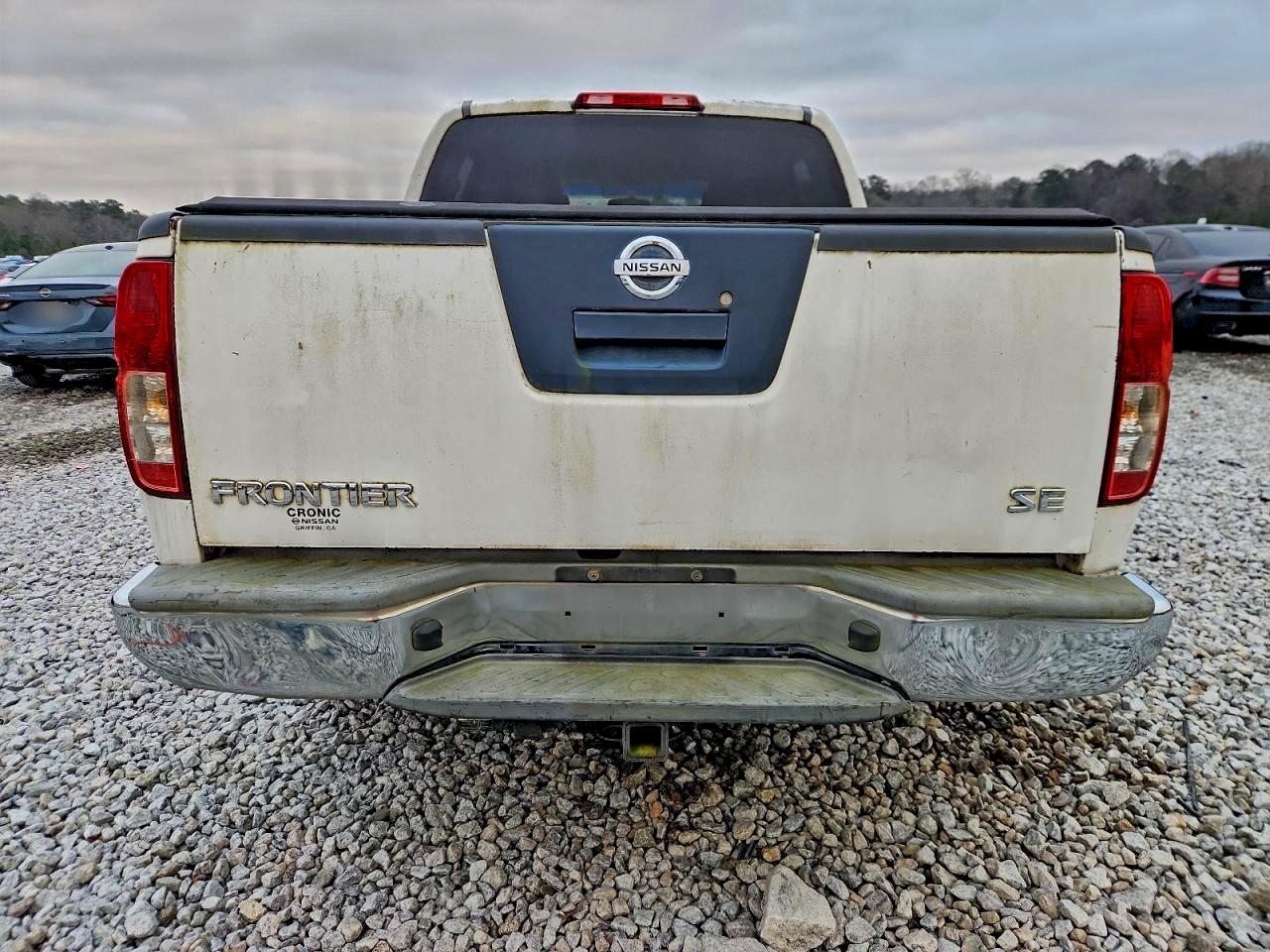 Nissan Frontier Crew Cab Le Image 11