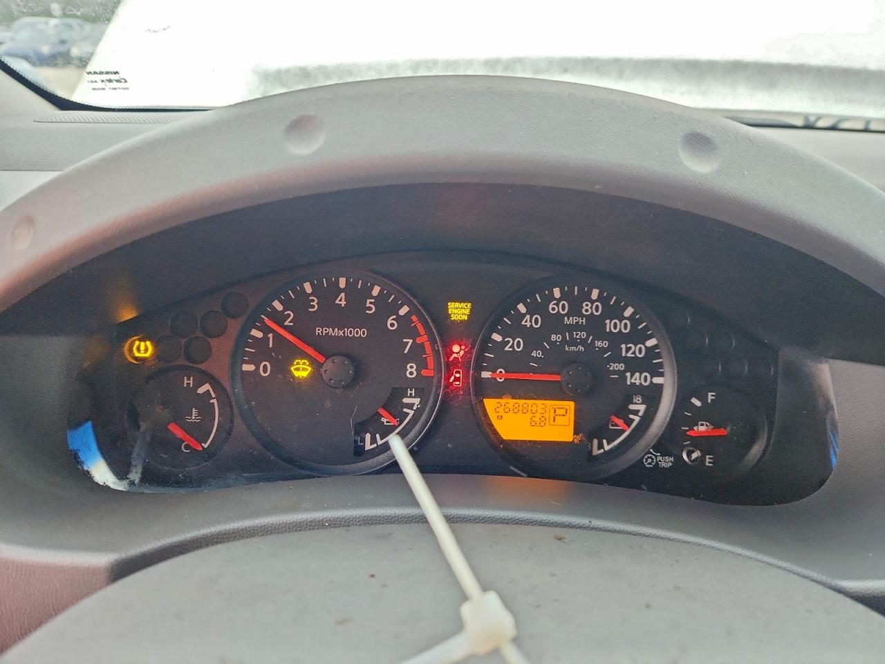 Nissan Frontier Crew Cab Le Image 6