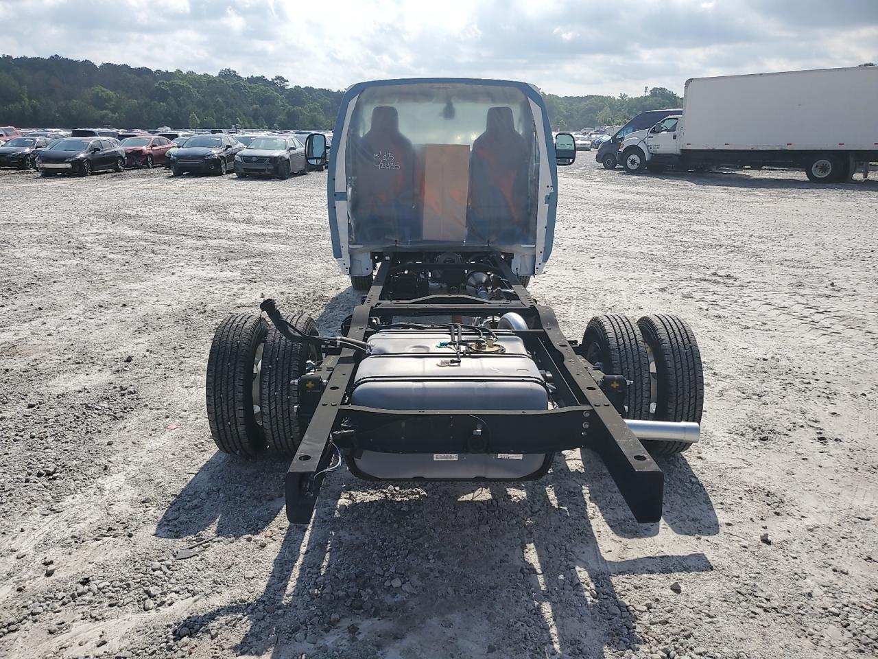 Ford Econoline E450 Super Duty Cutaway Van Image 12