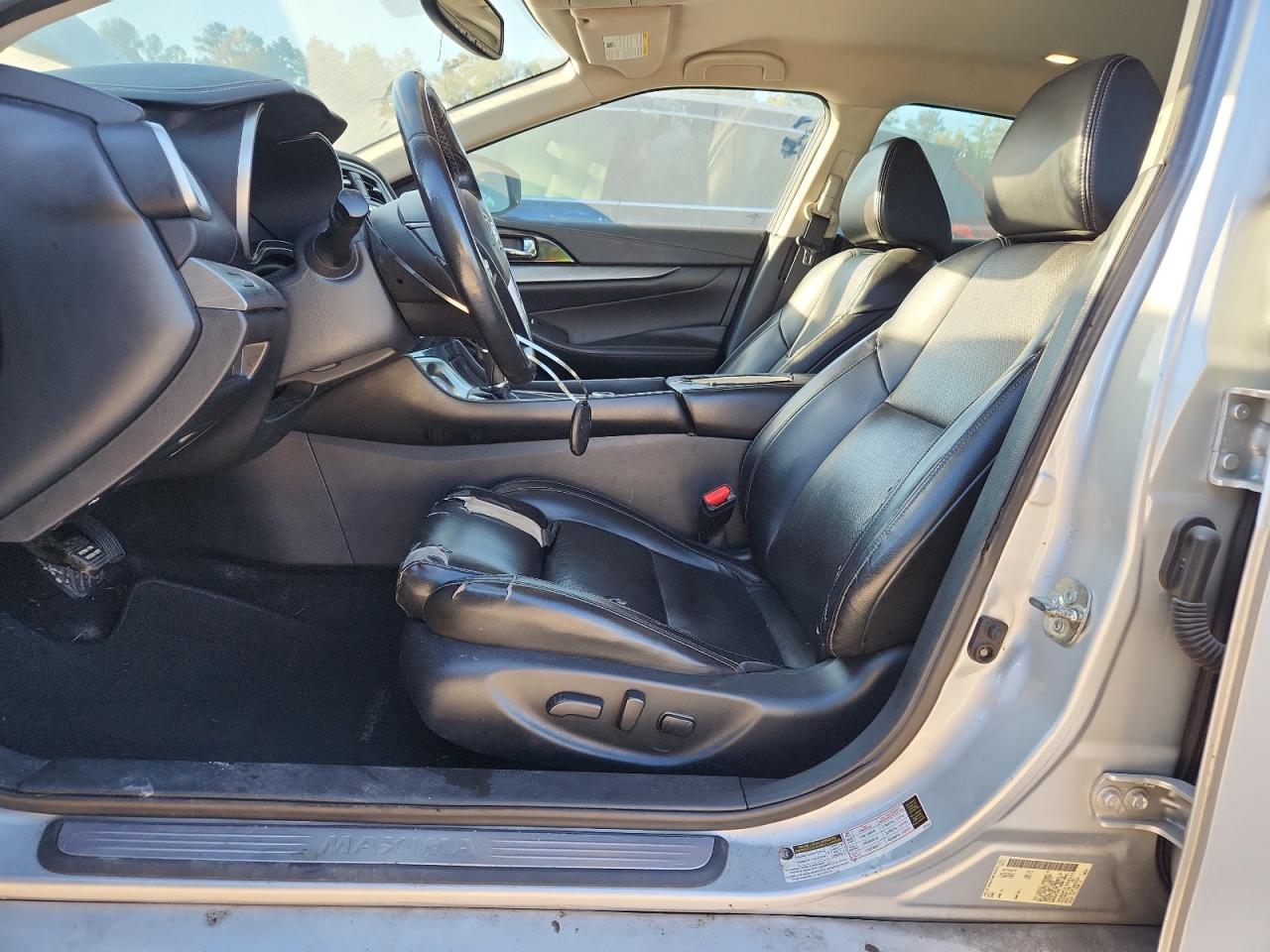 Nissan Maxima 3.5s Image 4