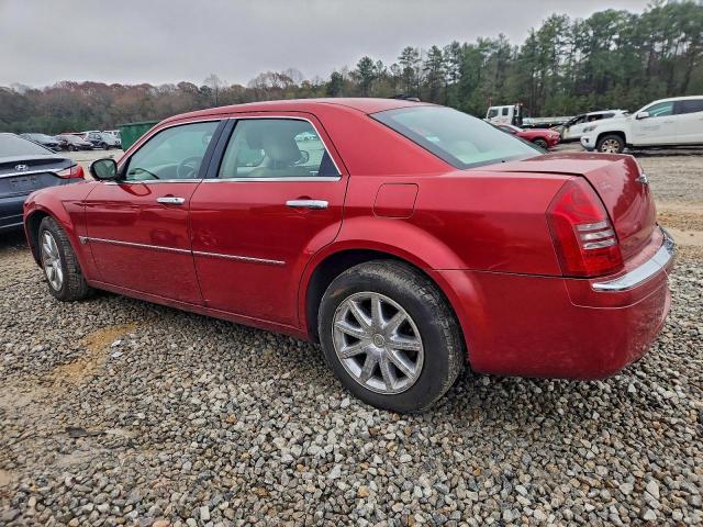 Chrysler 300 Image 2