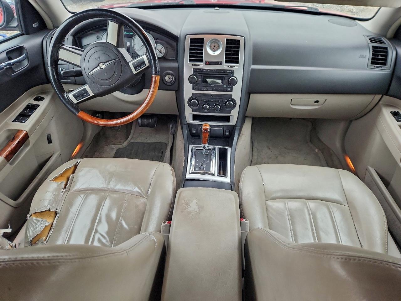 Chrysler 300 Image 11