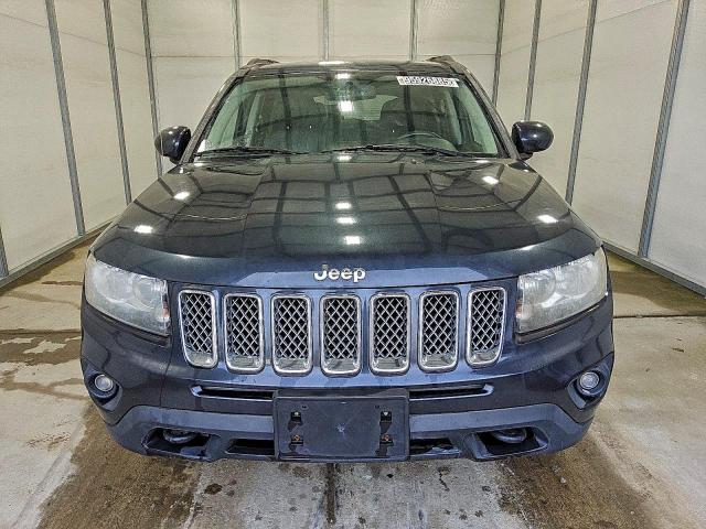Jeep Compass Latitude Image 4