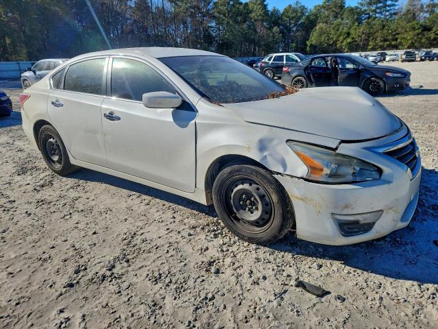 Nissan Altima 2.5 Image 2