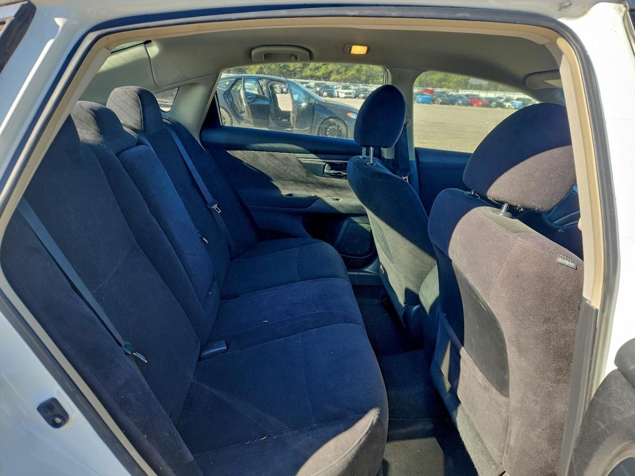 Nissan Altima 2.5 Image 4