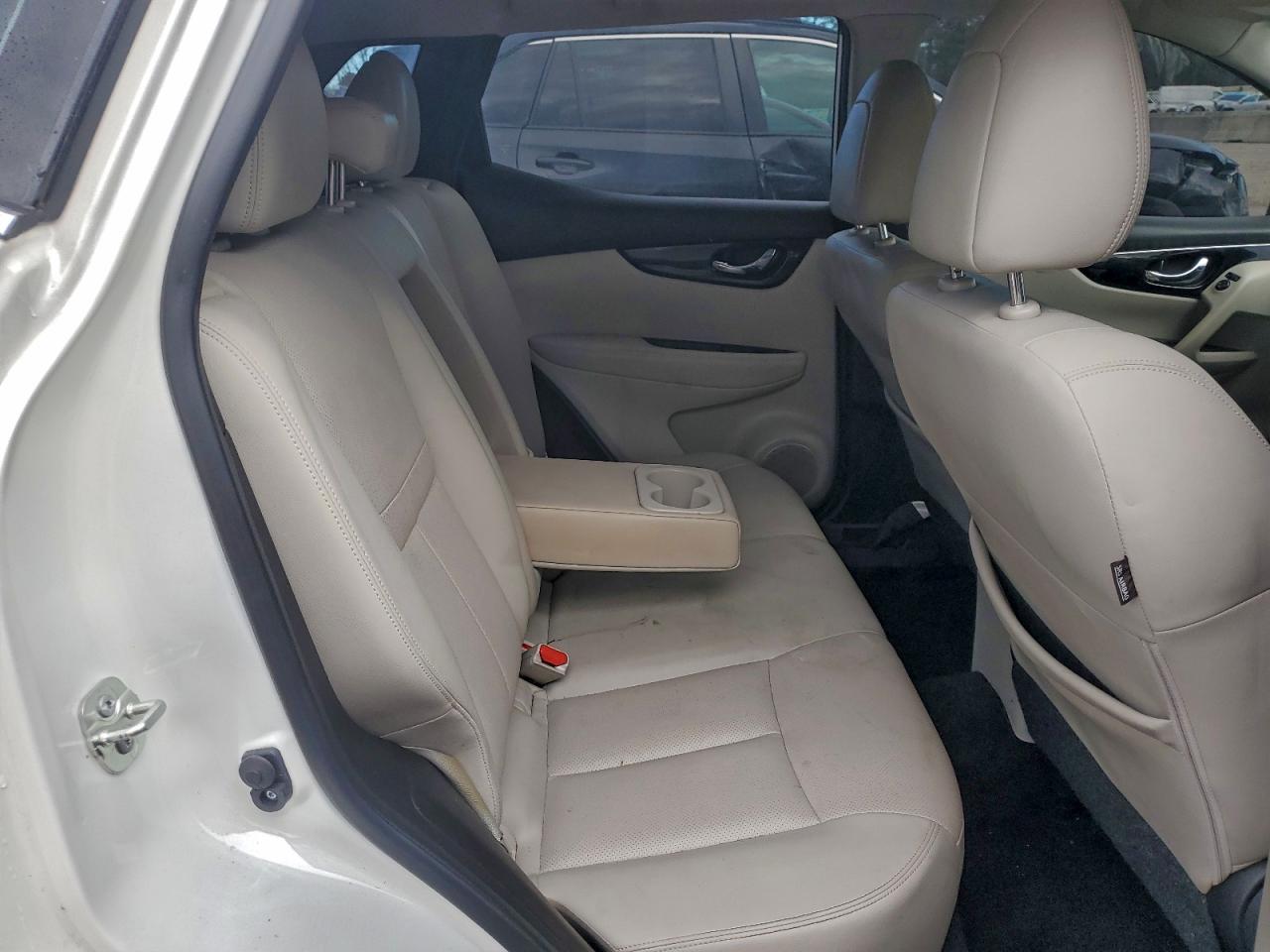 Nissan Rogue S Image 9