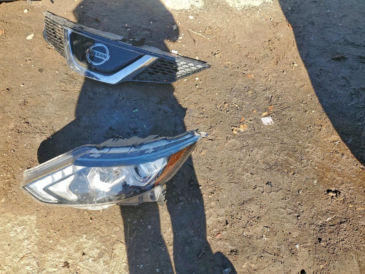 Nissan Rogue S Image 7