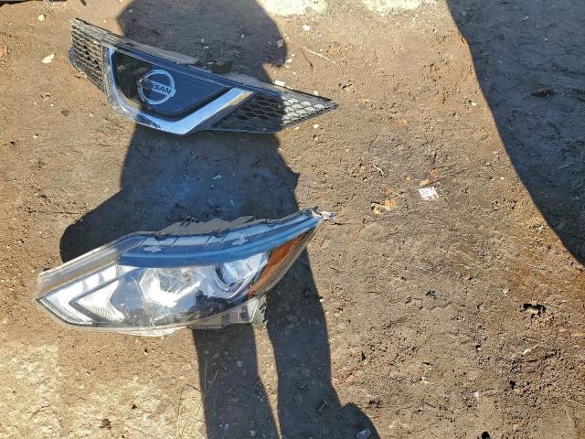 Nissan Rogue S Image 7