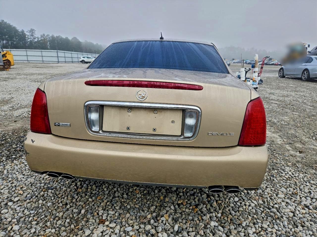 Cadillac DeVille Image 8