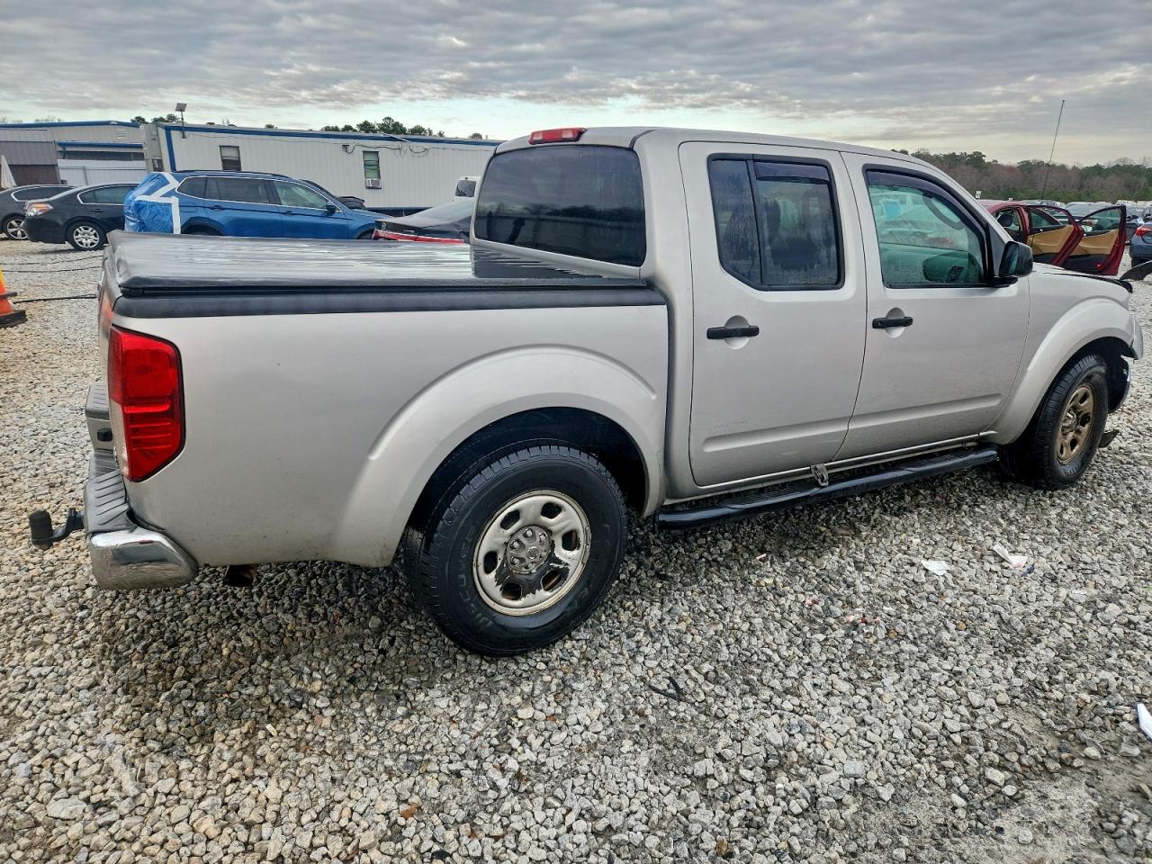 Nissan Frontier Crew Cab Se Image 5