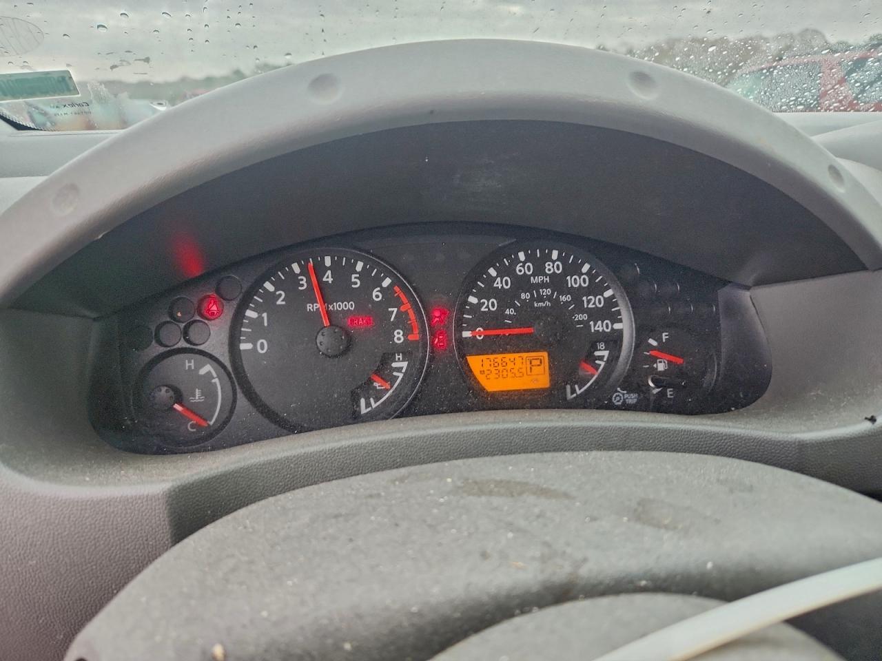 Nissan Frontier Crew Cab Se Image 7