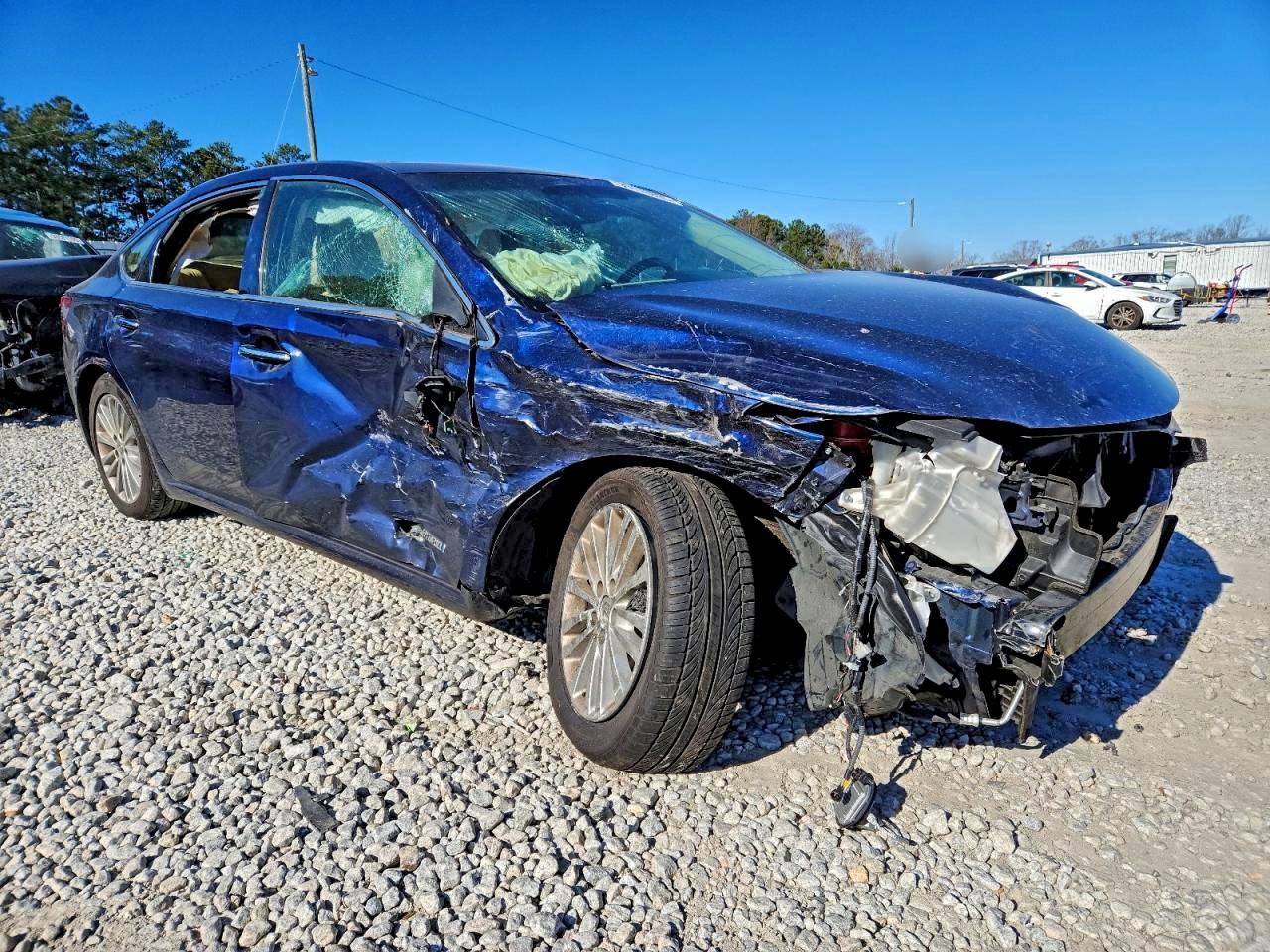 Toyota Avalon Hybrid Image 12
