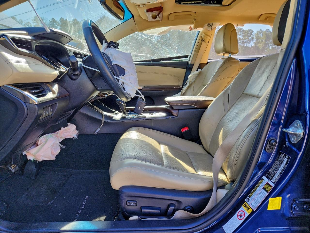 Toyota Avalon Hybrid Image 3