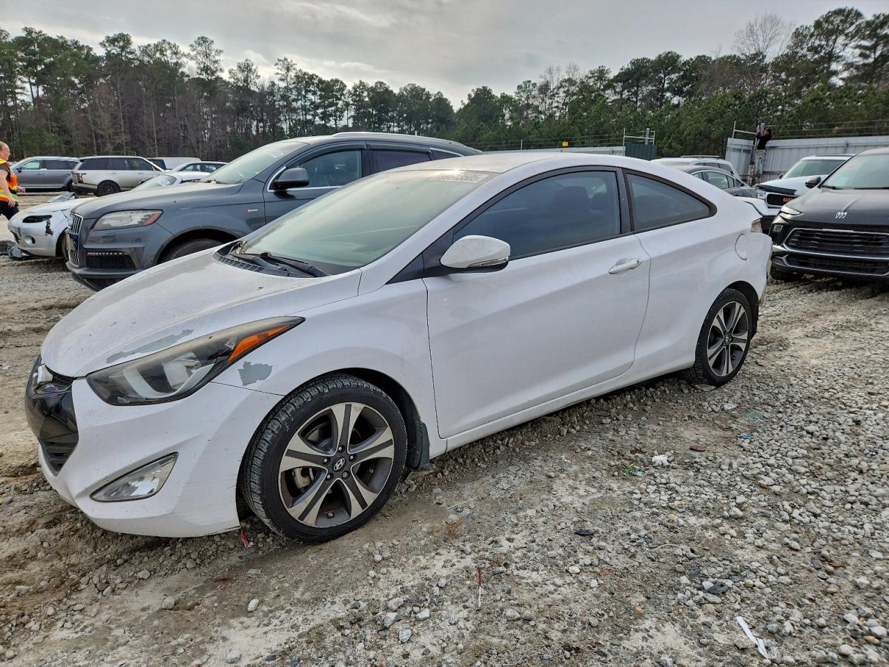 Hyundai ELANTRA Gs Image 1