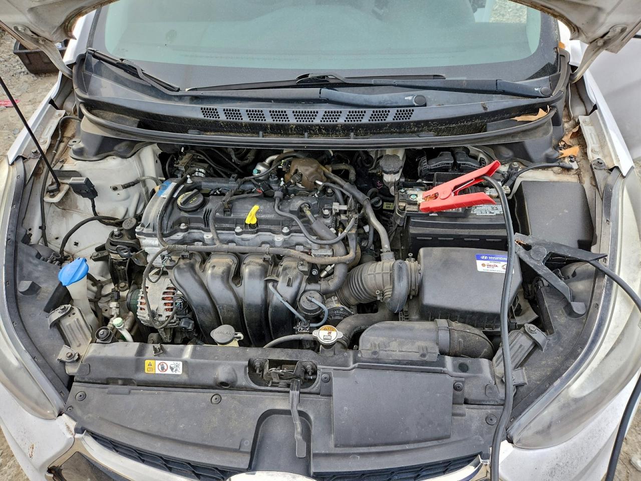 Hyundai ELANTRA Gs Image 5