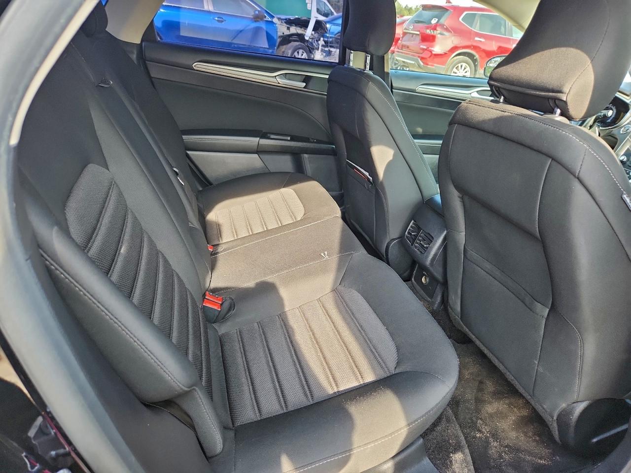 Ford Fusion Se Image 10