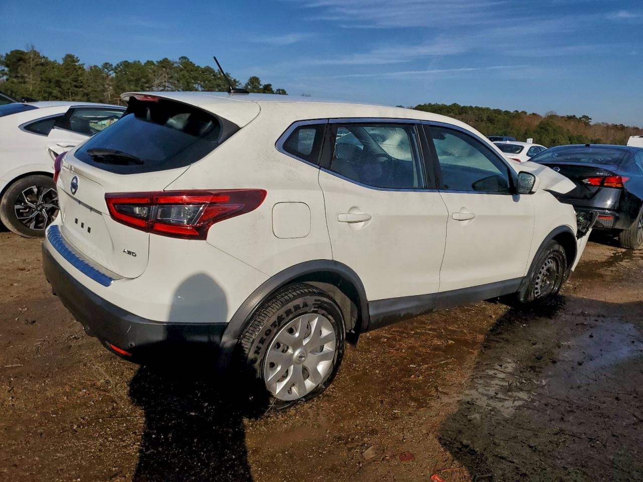 Nissan Rogue S Image 4