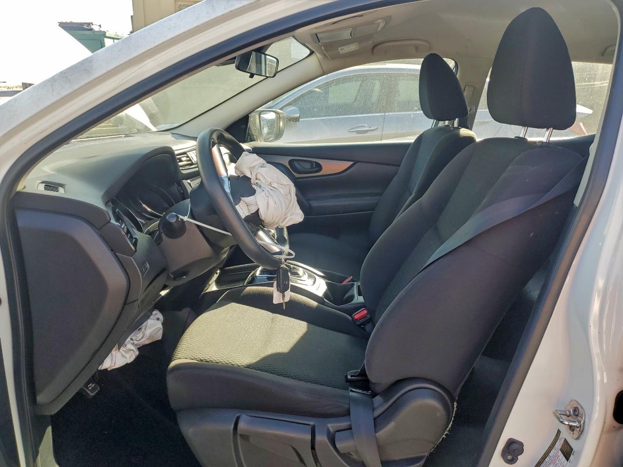 Nissan Rogue S Image 2