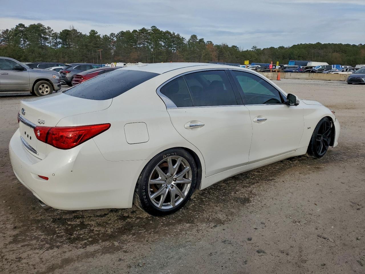 INFINITI Q50 Premium Image 2