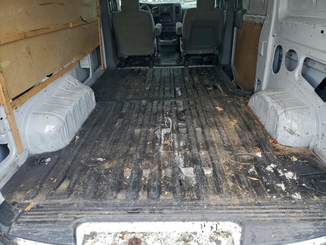 Nissan Nv 1500 S Image 8