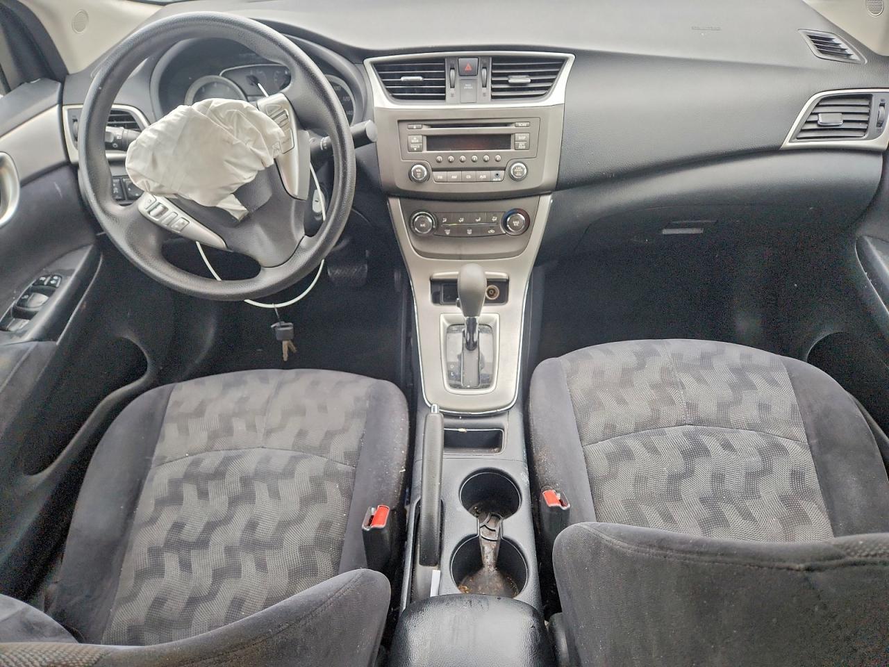 Nissan Sentra S Image 8