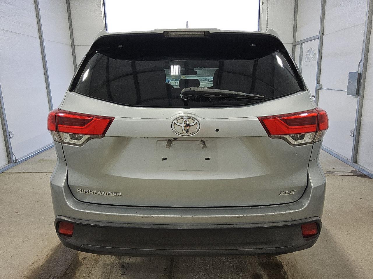 Toyota Highlander Se Image 3