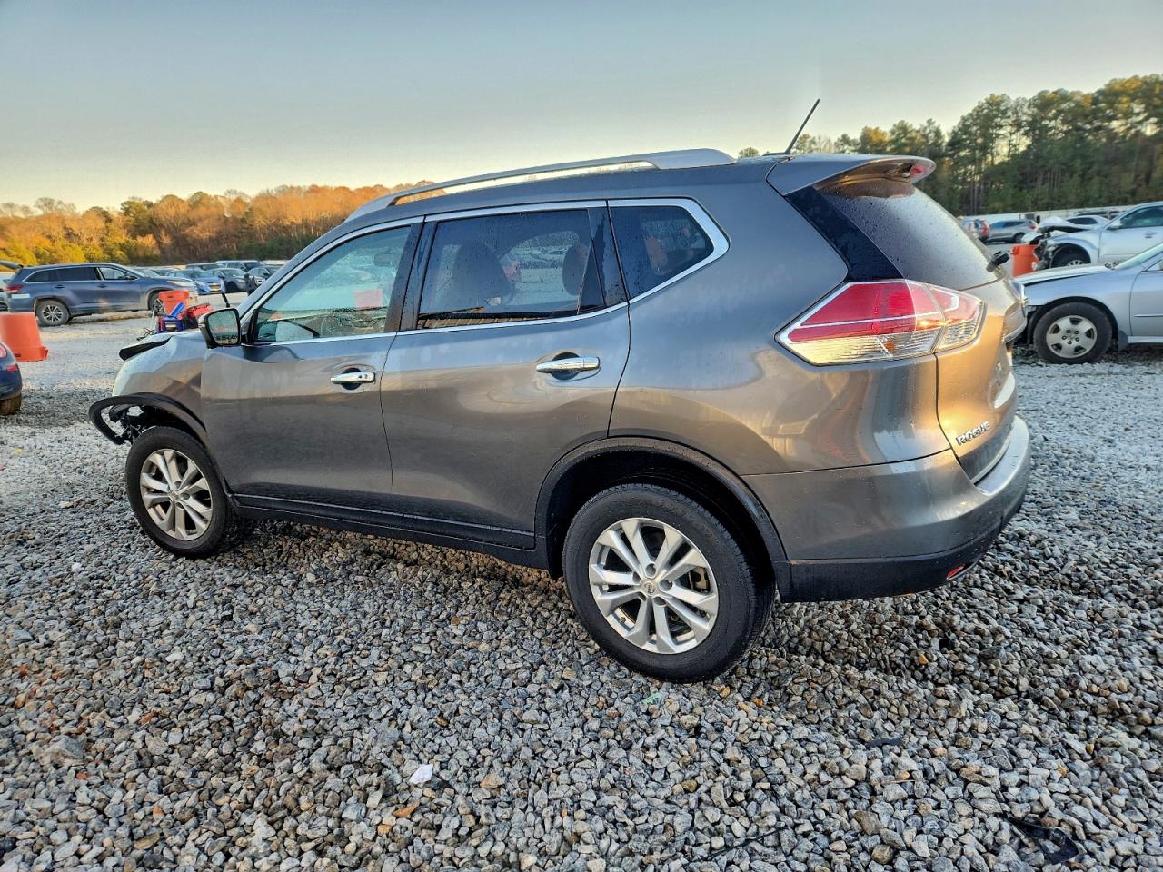 Nissan Rogue S Image 3