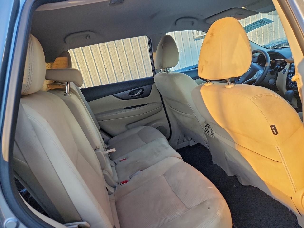 Nissan Rogue S Image 9