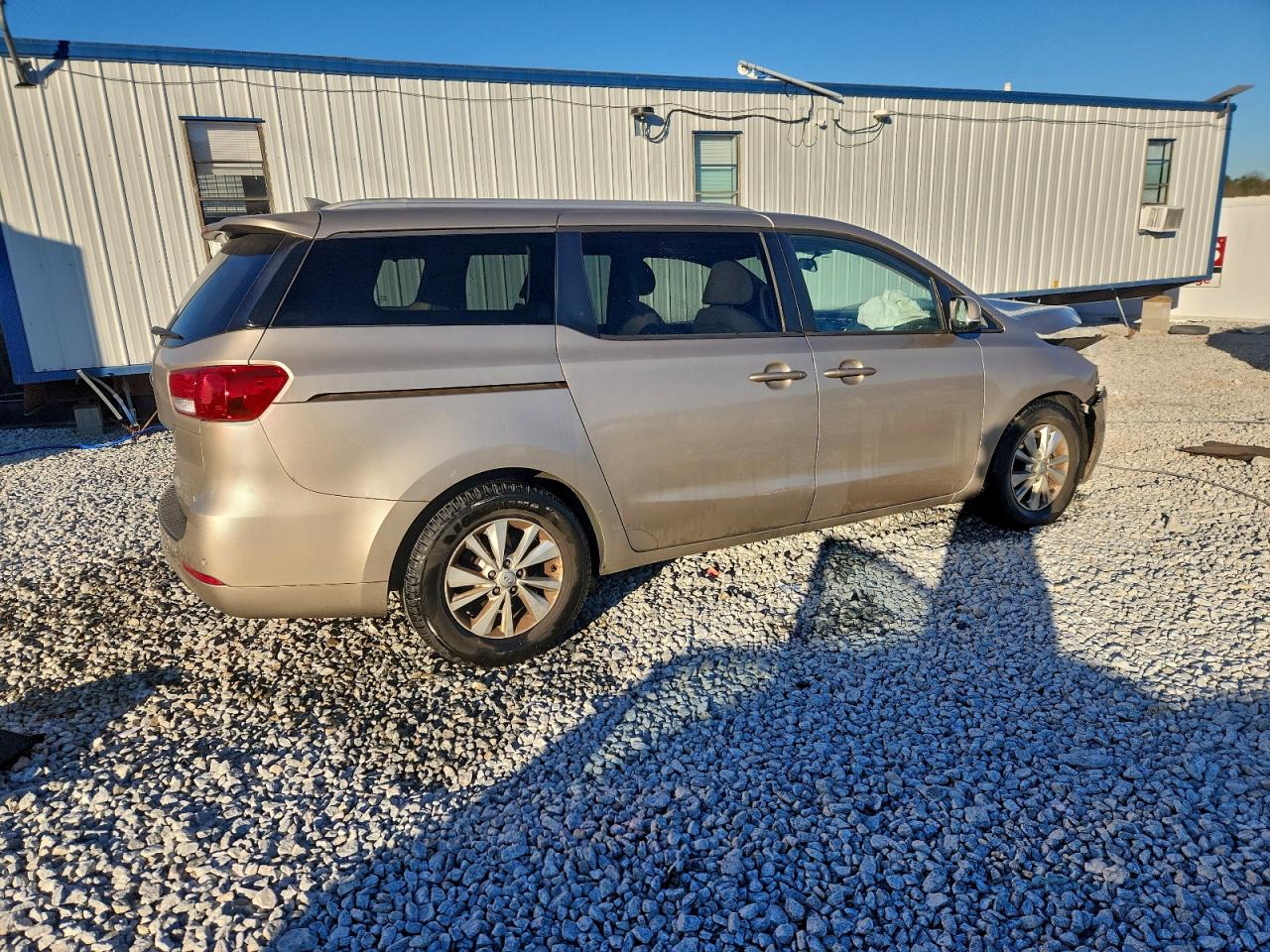 Kia Sedona Lx Image 2