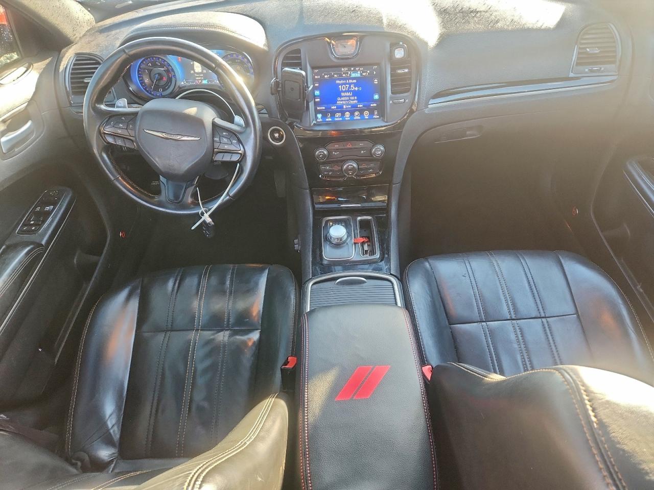 Chrysler 300 S Image 4