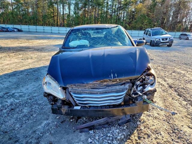 Chrysler 200 Touring Image 12