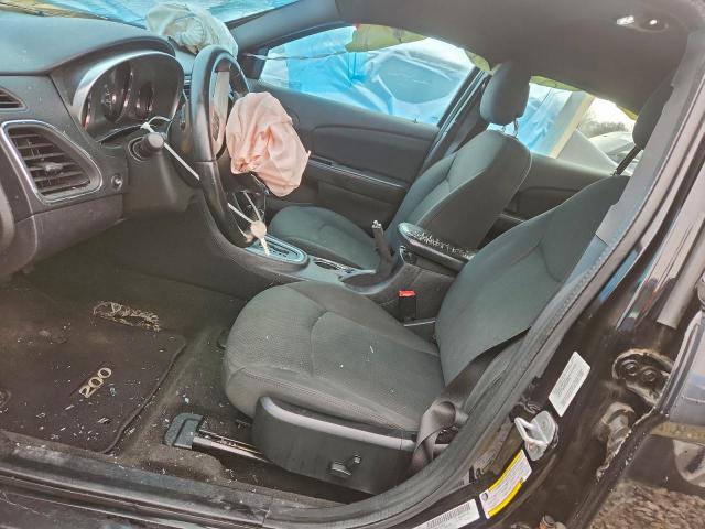 Chrysler 200 Touring Image 6