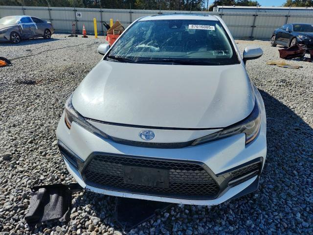 Toyota Corolla Xse Image 12