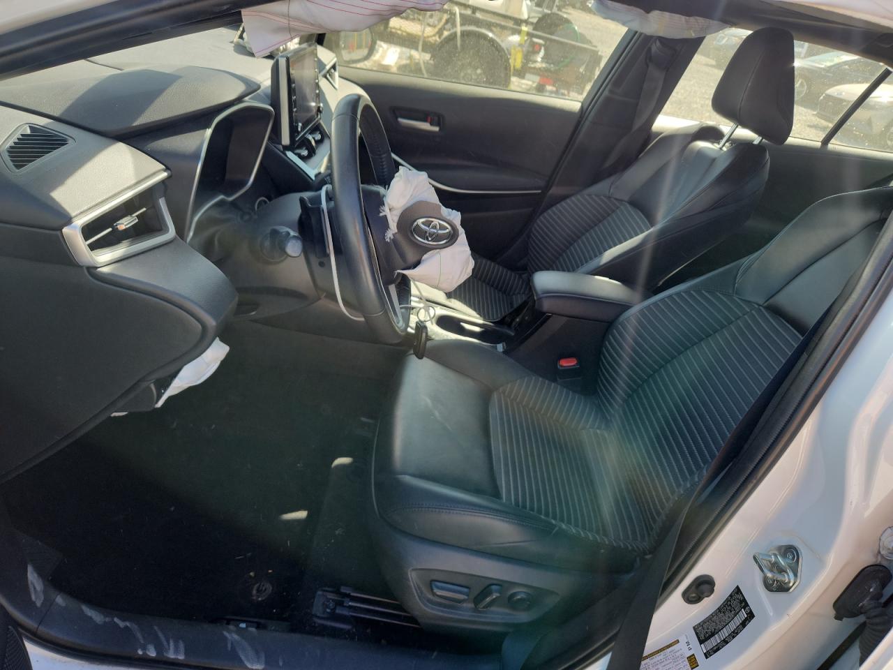 Toyota Corolla Xse Image 7