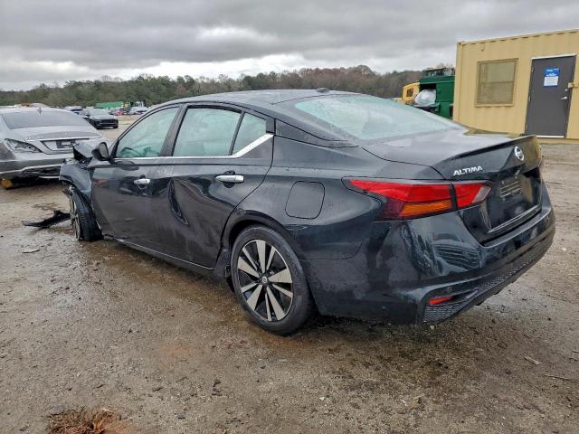 Nissan Altima Sv Image 2