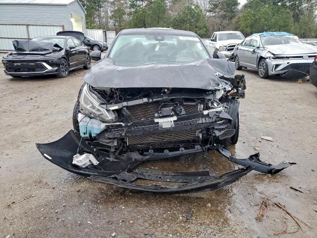 Nissan Altima Sv Image 11