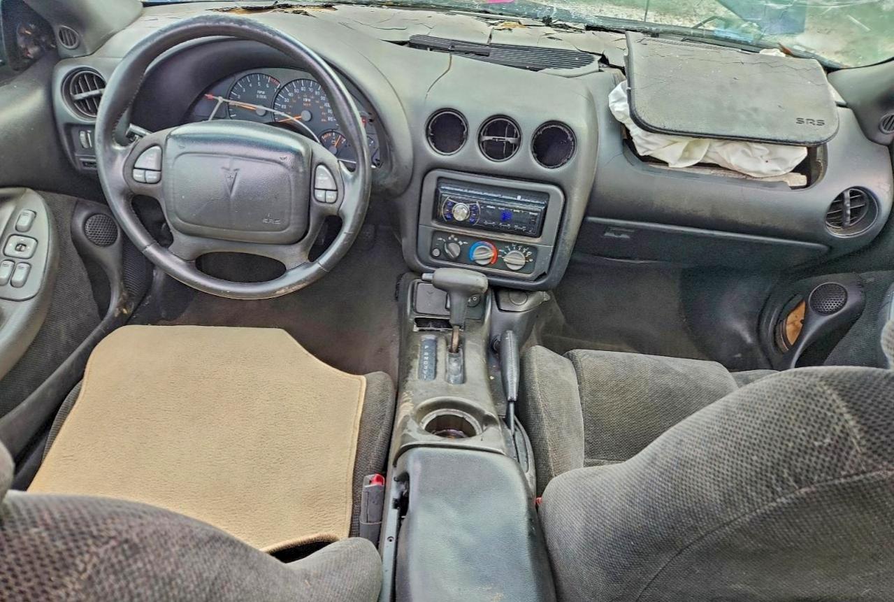 Pontiac Firebird Image 2