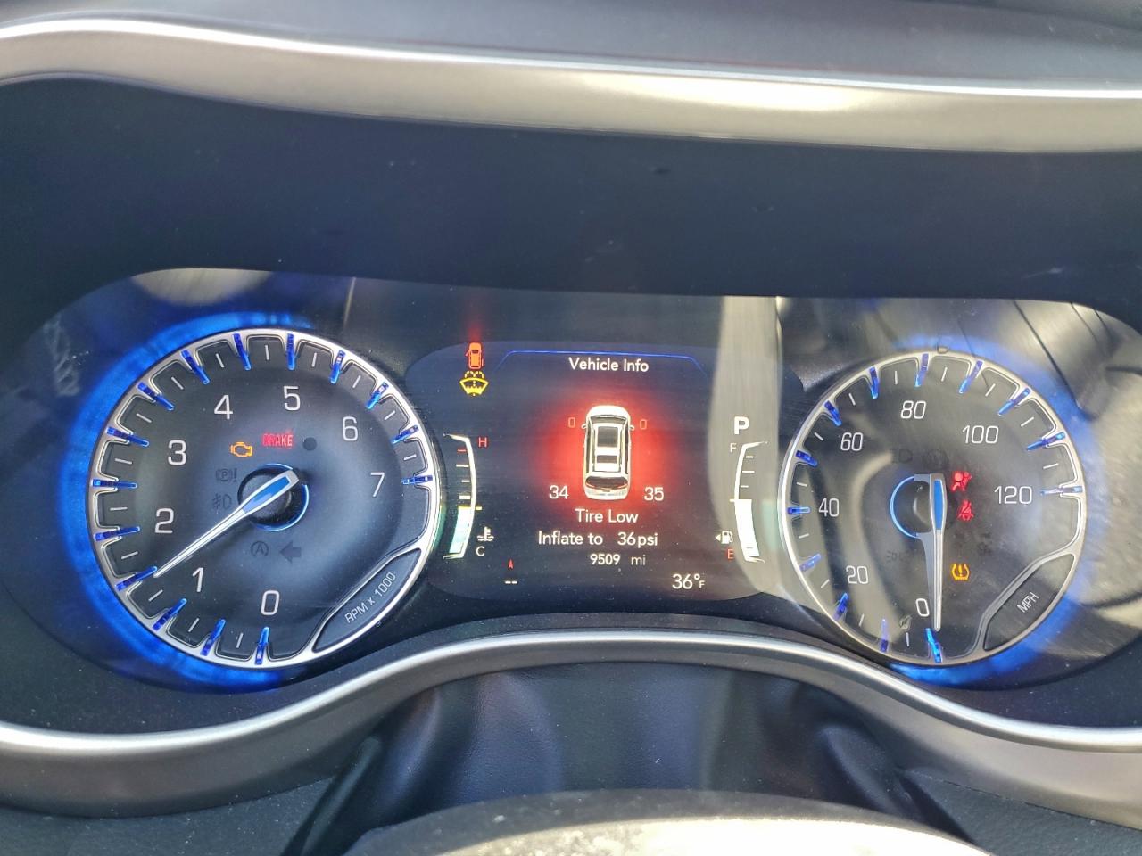 Chrysler Pacifica Select Image 5