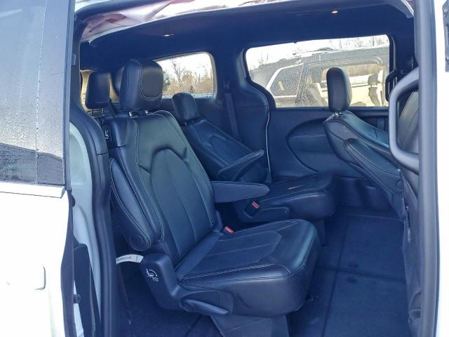 Chrysler Pacifica Select Image 10