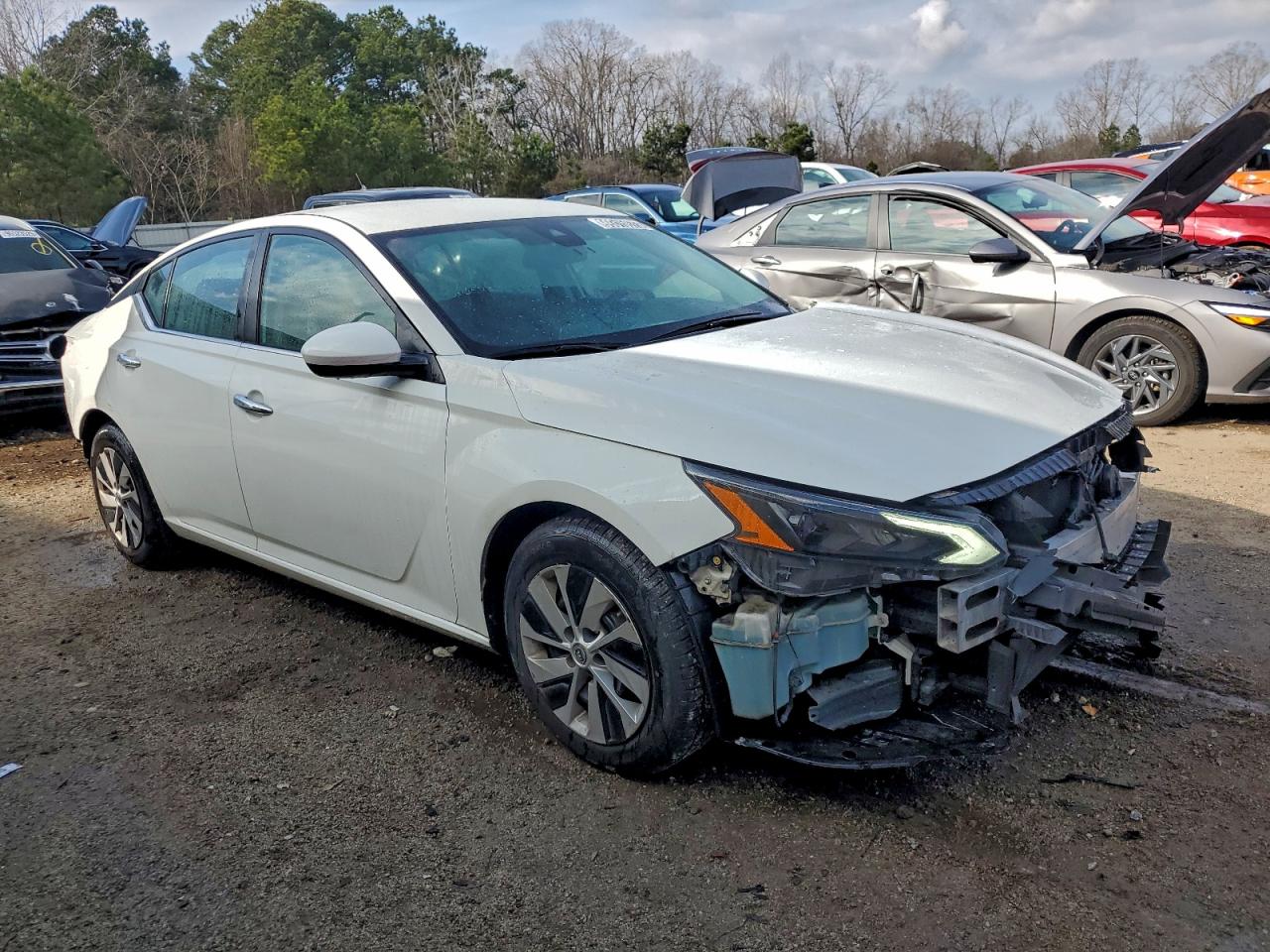 Nissan Altima S Image 5