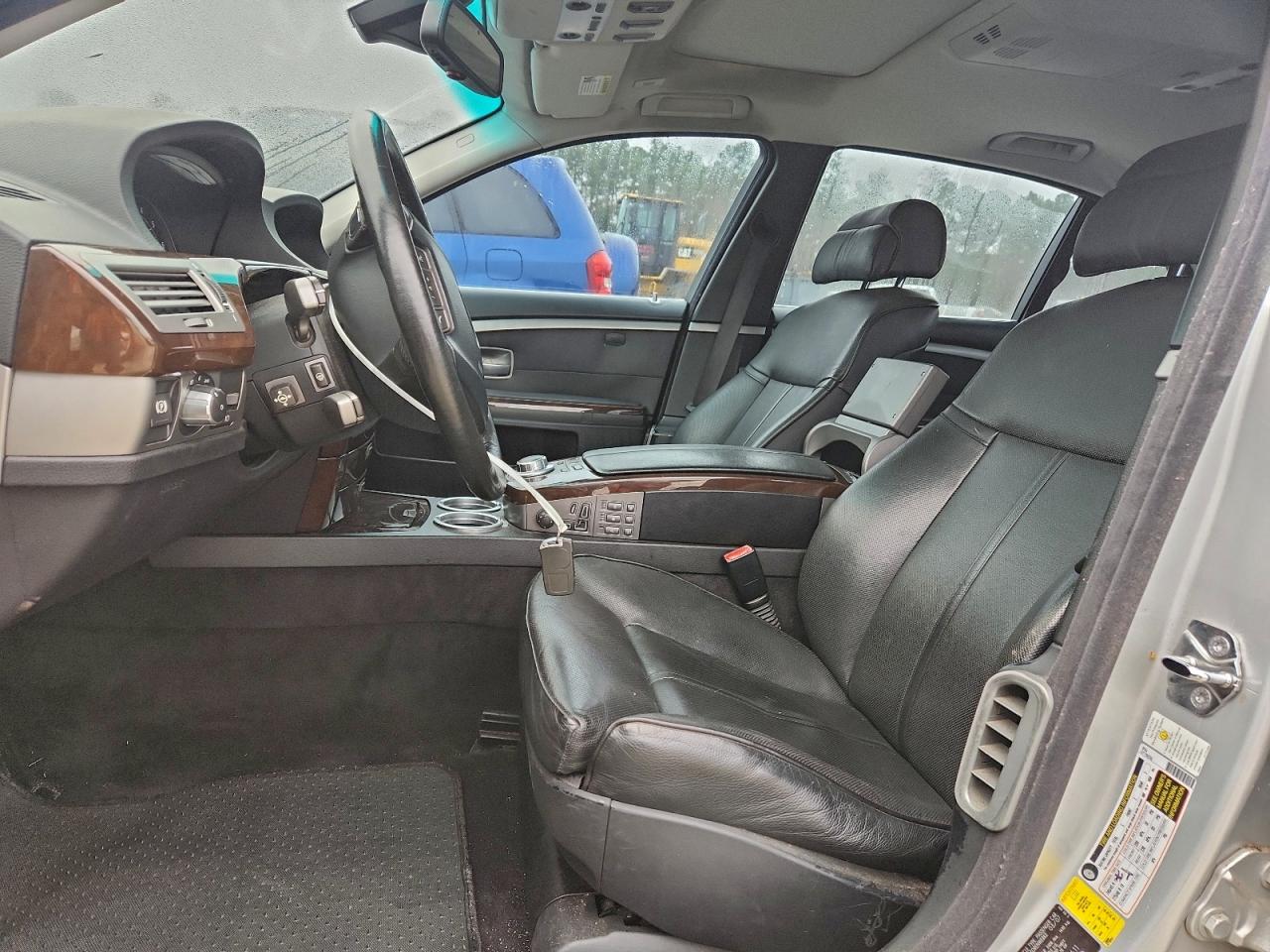 BMW 7 Series Image 3